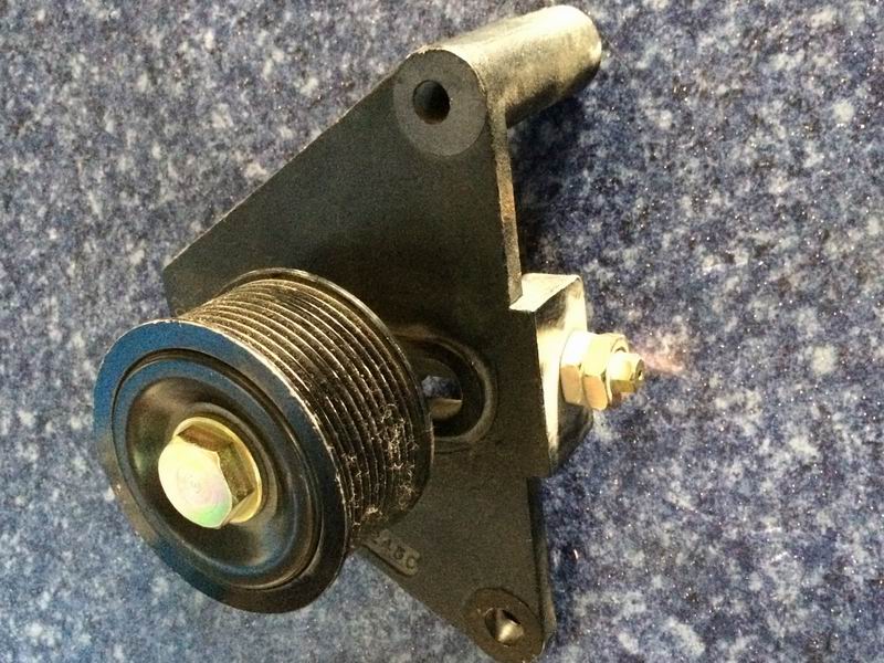 Кронштейн генератора (натяжное колесо)-1