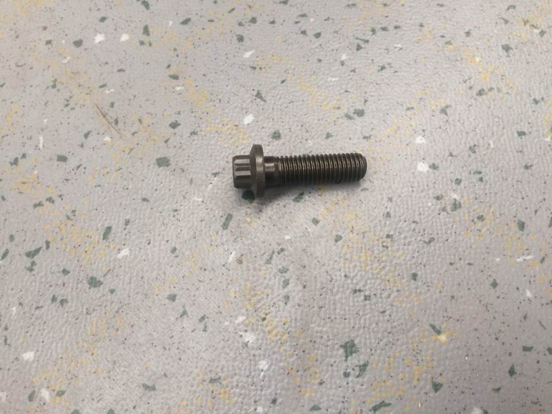 Болты крепления стартера