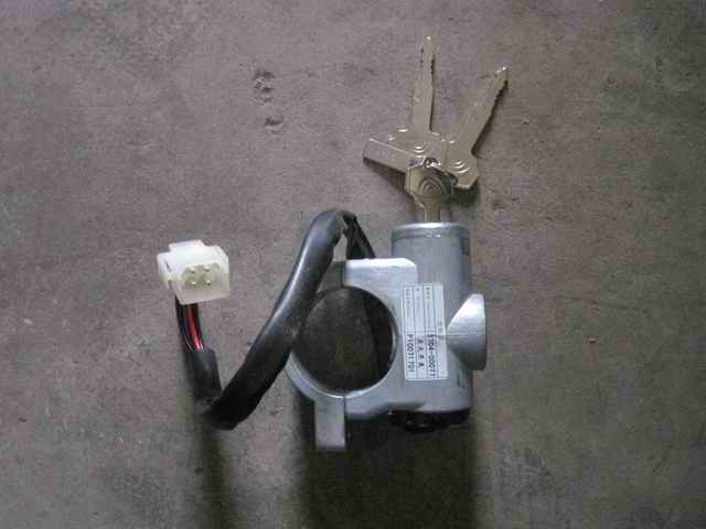 Ignition switch, MT203093, with anti-theft lock, outlet