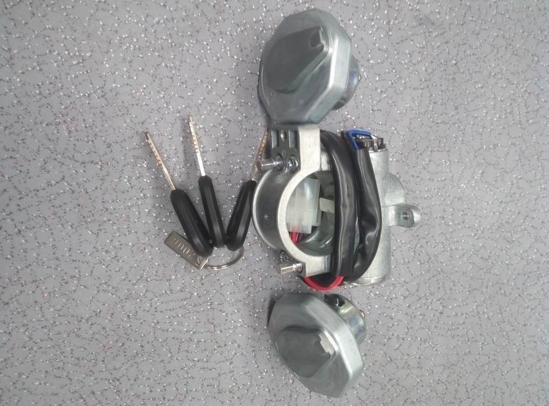 Ignition switch MT203119 with 2 fuel tank cover and ignition lock with lock core