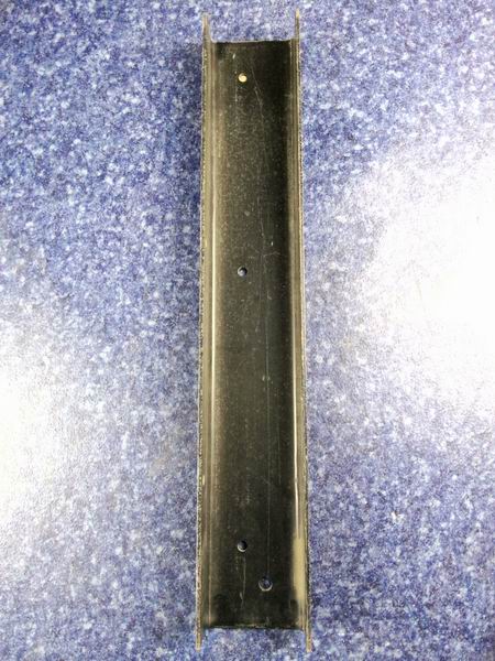 Направляющая лотка для аккумулятора