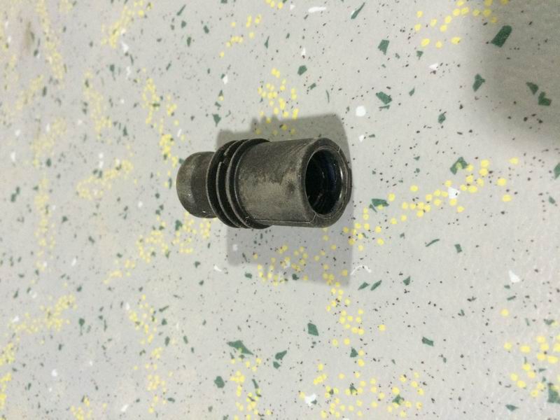 Spark plug (including rubber sleeve); can be replaced by 3707-00160-1