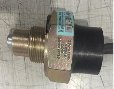 Reversing switch assembly