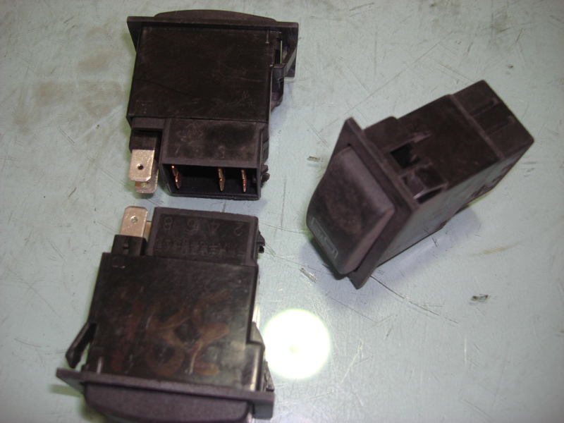 D Passenger door rocker switch JK982-replaced with 3792-00515-1