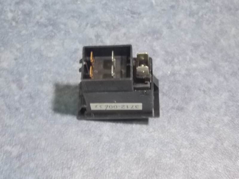 Выключатель прожектора за дверью JKK 982-006A-1