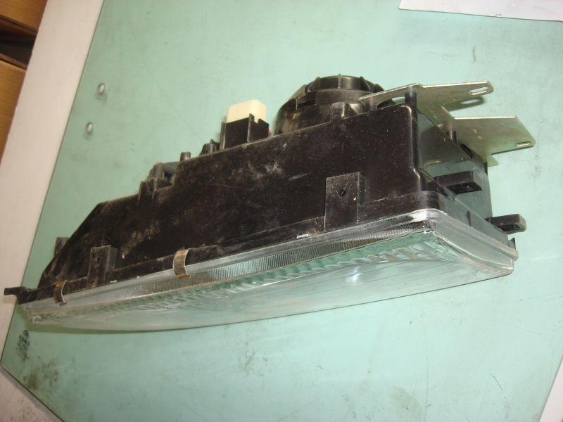 D Combination headlight assembly (right) 6105HG-3