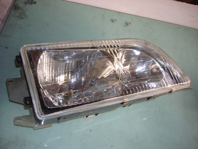D Combination headlight assembly (right) 6105HG-4