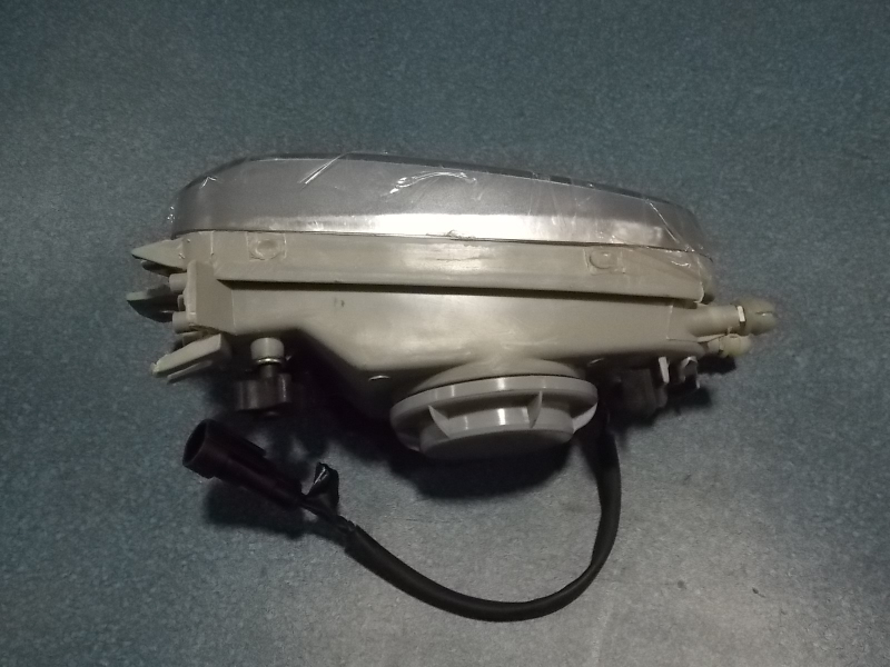 D Left front fog light assembly