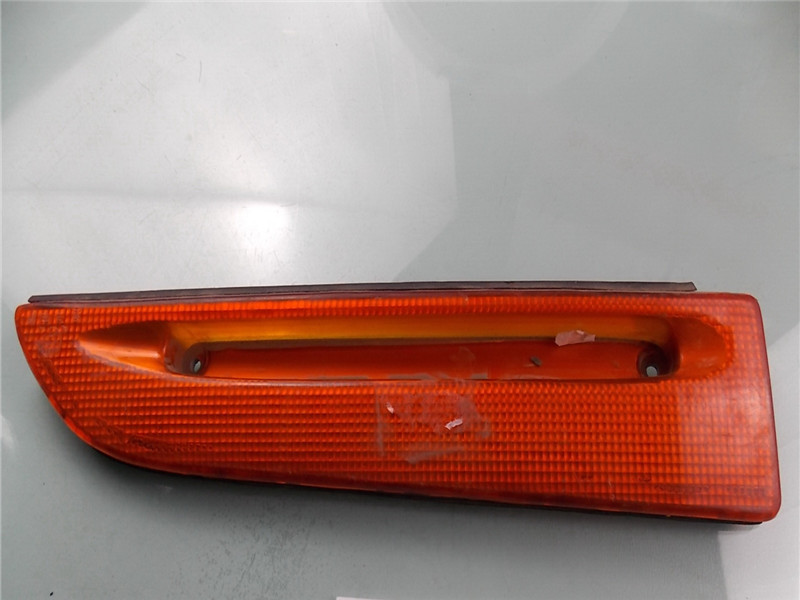 Eyebrow lampshade right 6732D