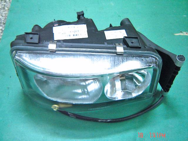 Combination headlight WGQ486 right side-3