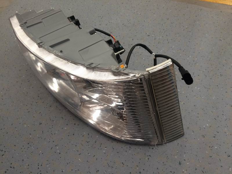 Combination headlight WGQ483 ZK6860H Right side-1