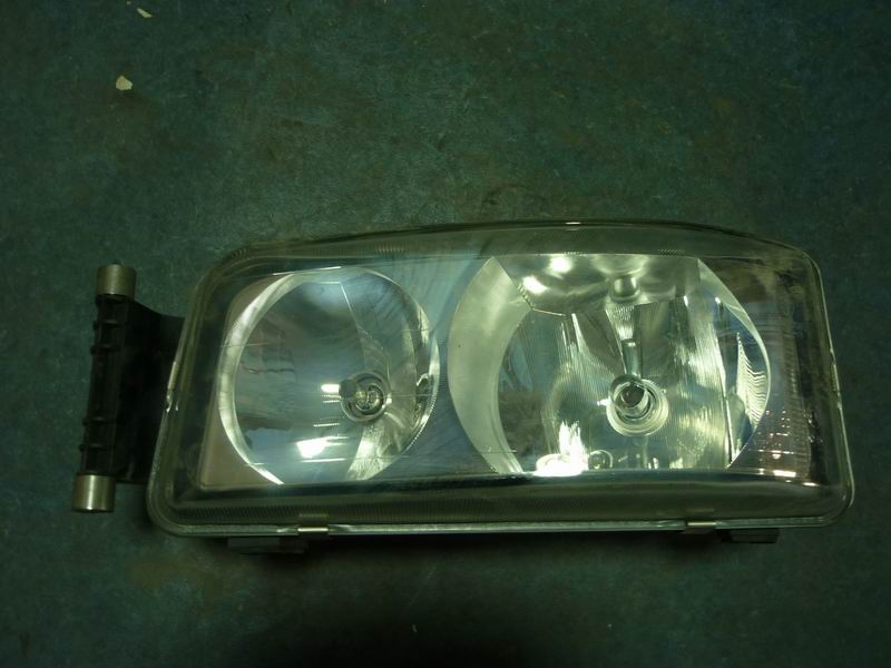D A74 right front light (for right steering wheel)