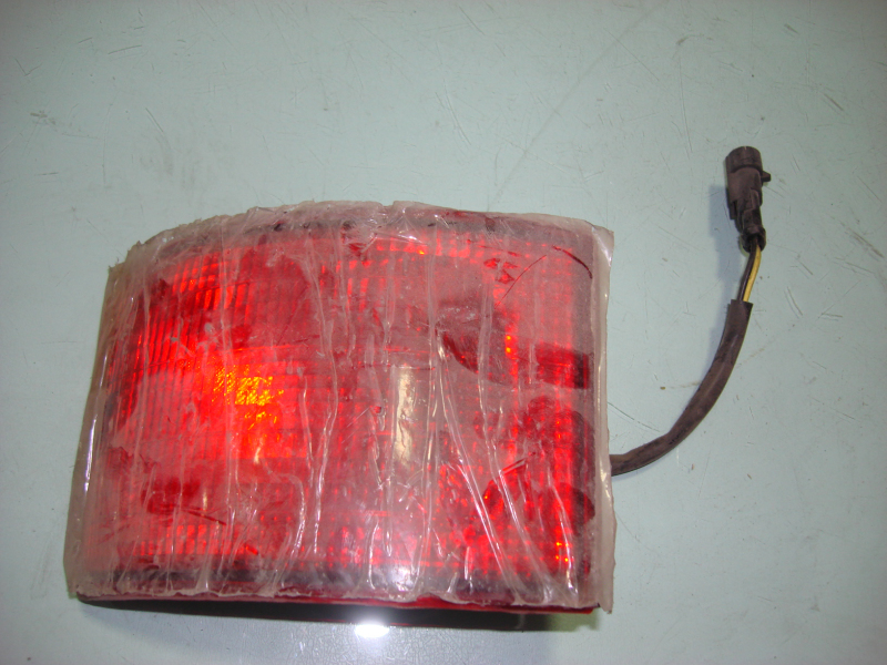 D (Manufacturer Inventory) Right combination rear taillight total