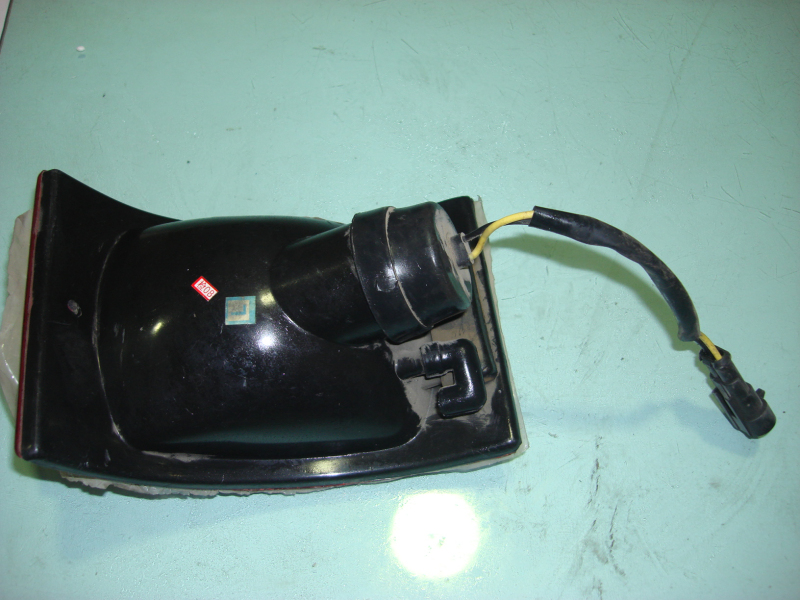 D (Manufacturer Inventory) Right combination rear taillight total-1