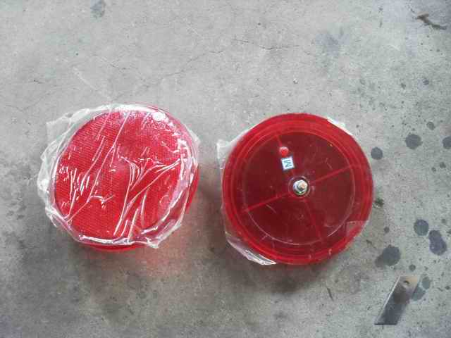 D Rear reflector