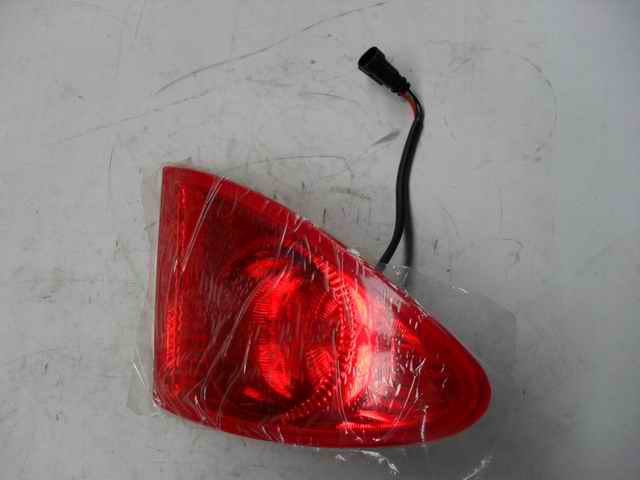 Brake light WGH483 ZK6831HG with rear light on the left-1