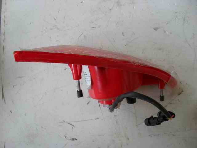 Стоп-сигнал WGH 483 ЗК 6831HG Правая сторона включает задний фонарь-2