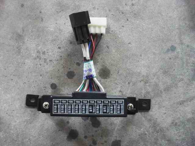 D Electrical box (radiator fuse box)