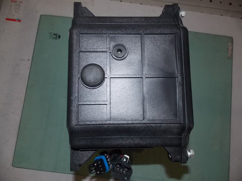 Rear enclosed electrical box ZK6129H-1-3