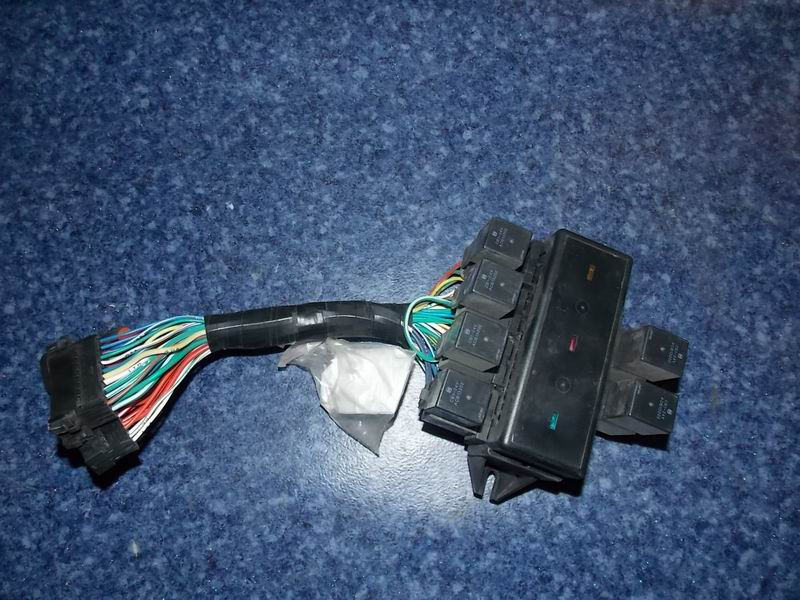 6127H 20-way fuse box (84161)