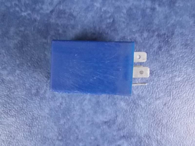 Электронный контроллер прерывистого режима работы стеклоочистителей (структура с двумя реле)