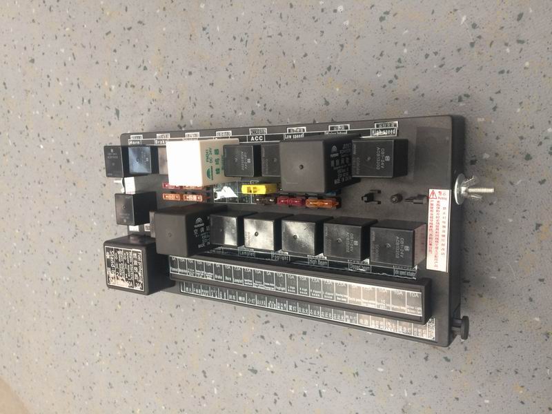 Central electrical box, 32, overseas bus-1