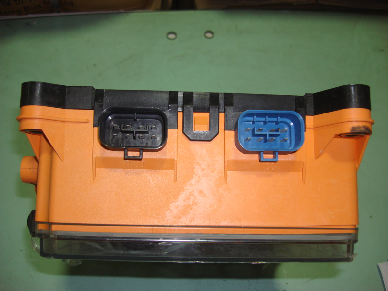 Rear enclosed electrical box, front-mounted car model, 200A, 125A, no preheating