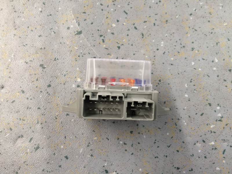 Fuse box ZK6559DX always hot 12 channels-1