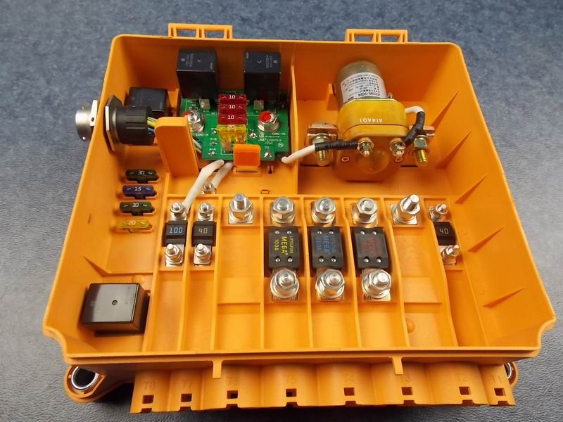 Rear closed electrical box, no platform, 200A, 150A, no preheating-3