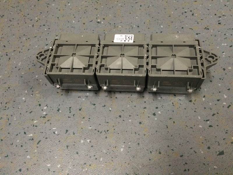 Fuse box ZK6122H 36-way fuse box-1