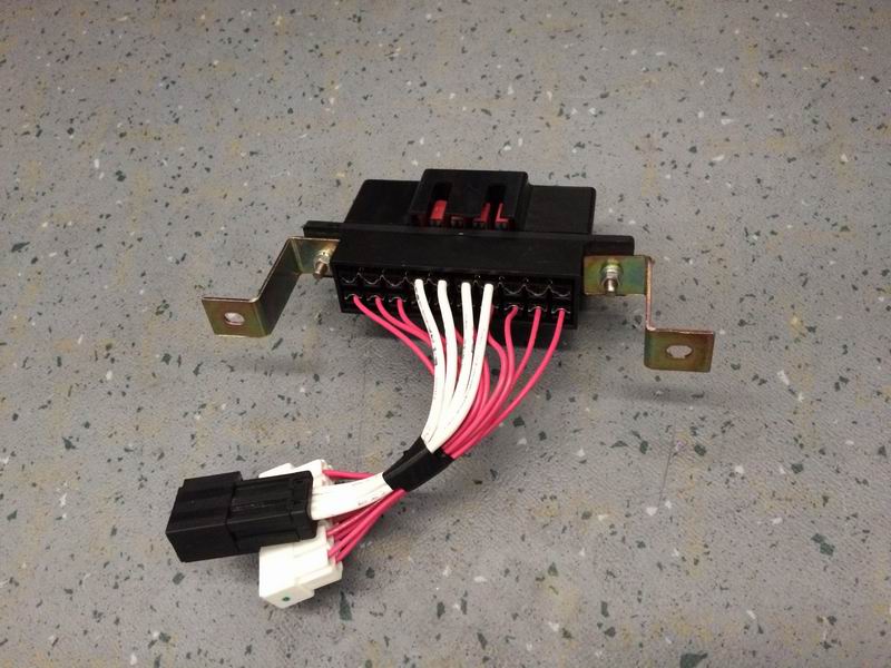 Fuse box radiator 10-way-2