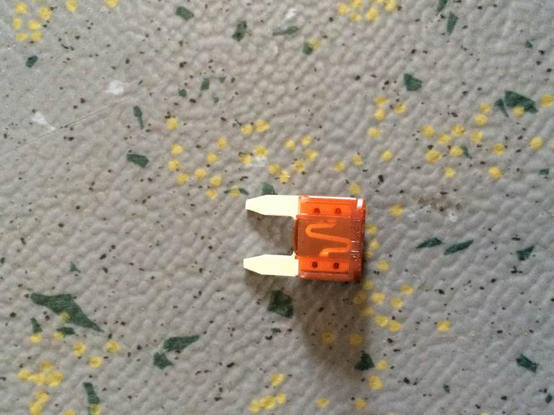 Insurance plate; 7.5A MINI type/1207