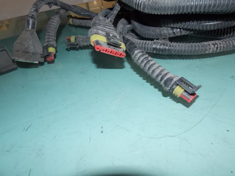 D 6118HGB Shenzhen car order rear tail line-1