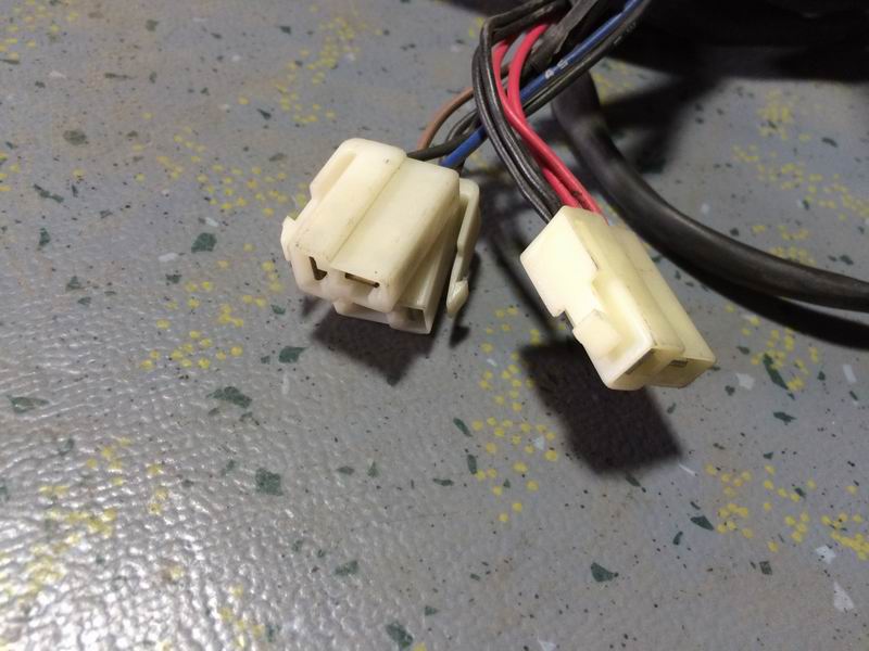 D 6120HC left side reading light harness assembly (8 speakers)