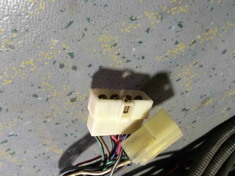 Д 6120HC Жгут проводов правой боковой лампы для чтения (8 динамиков)