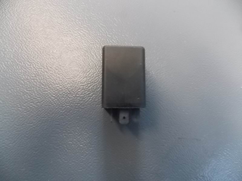 Driver window heating relay