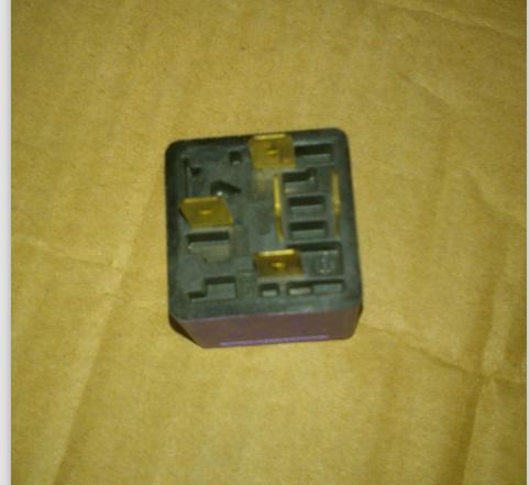 D Bosch Relay 0332 209 151 12V 20/40A with support-2