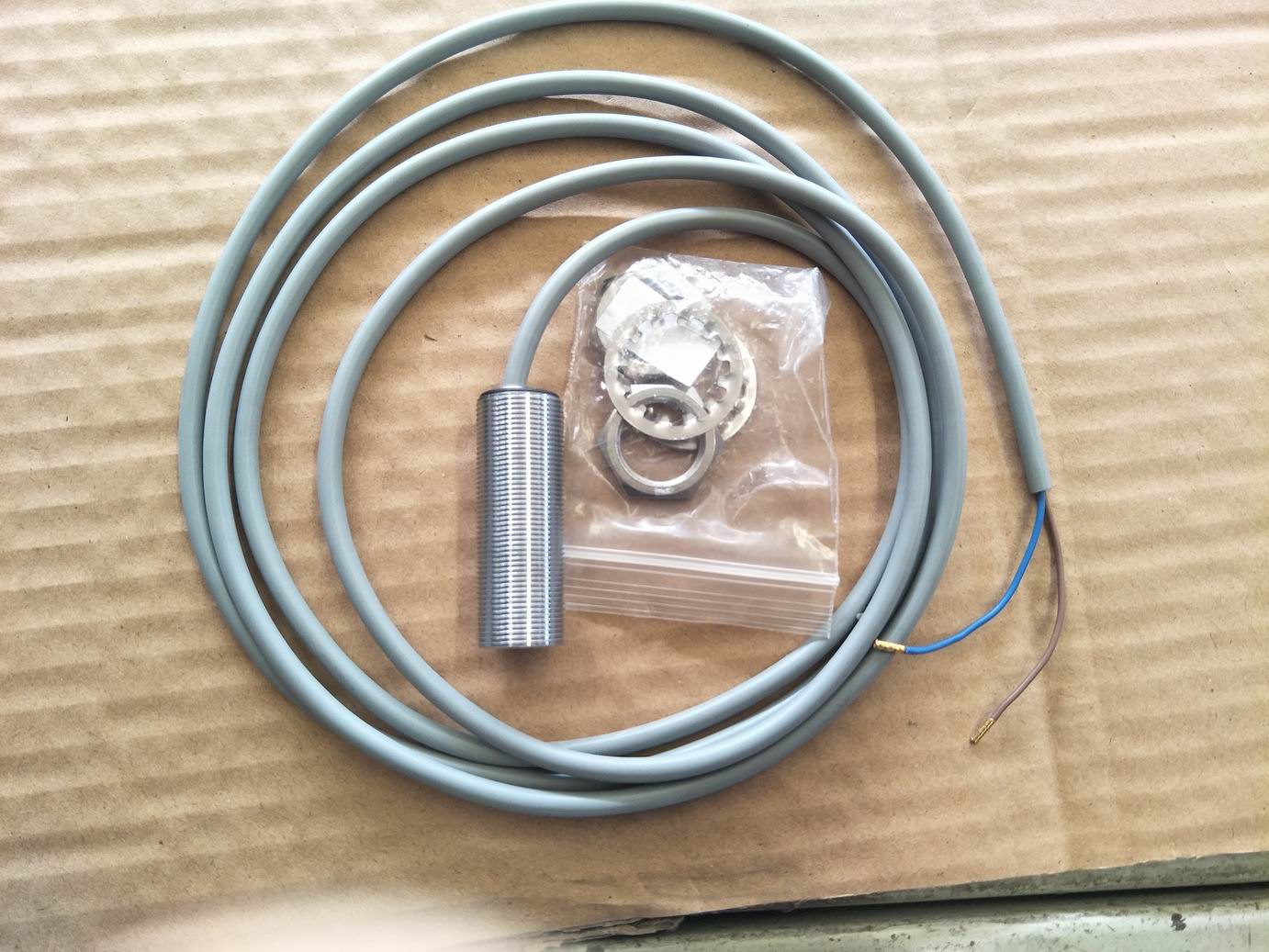 Бесконтактный переключатель DW-DD- 625-M18