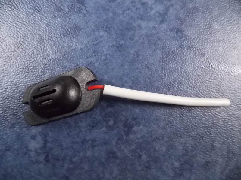 Electronic clock temperature sensor