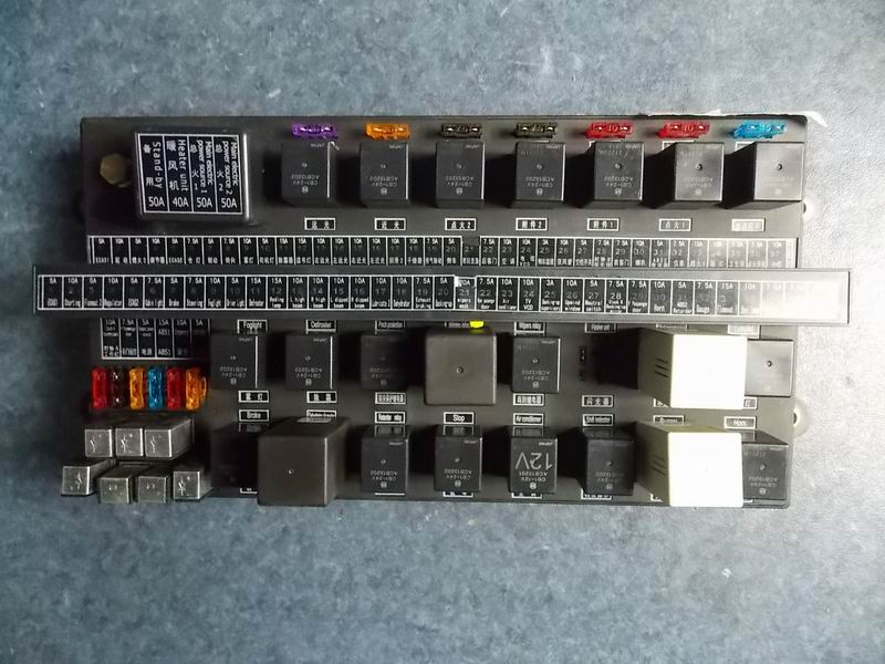 D Automobile electrical box assembly 6118HB