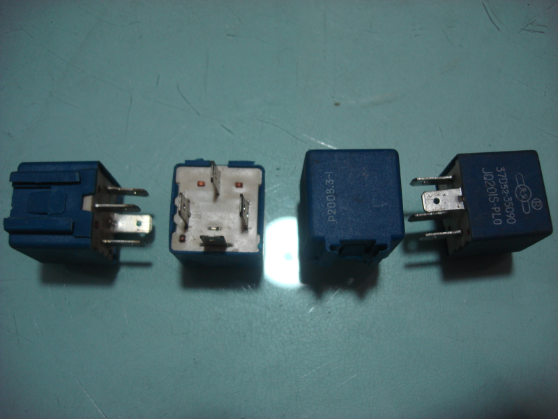 D Реле JQ 201S ; Четырехлапчатый