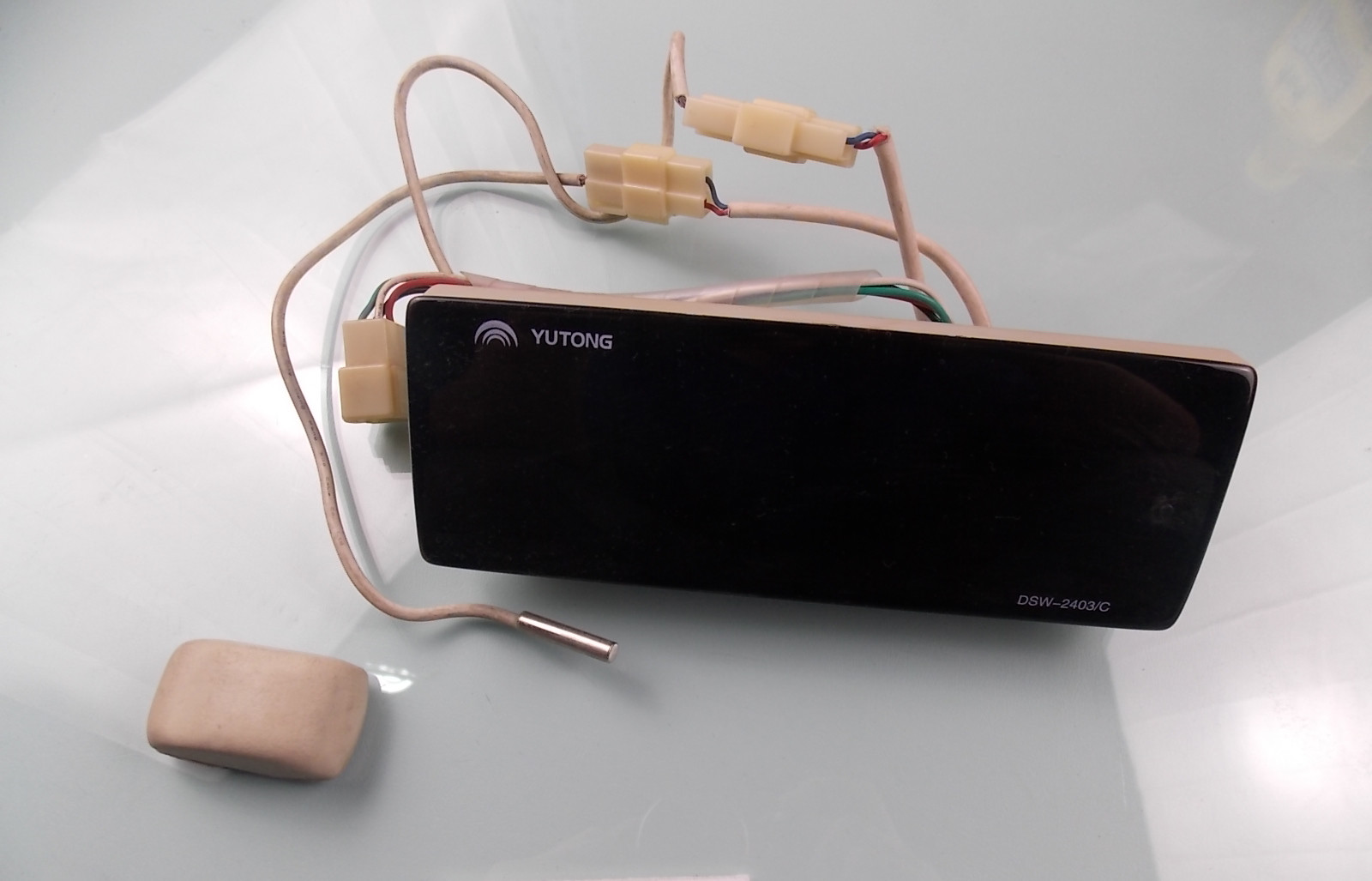 D DSW-2403/CxII 2hZKyWS dual-color dual-temperature temperature meter