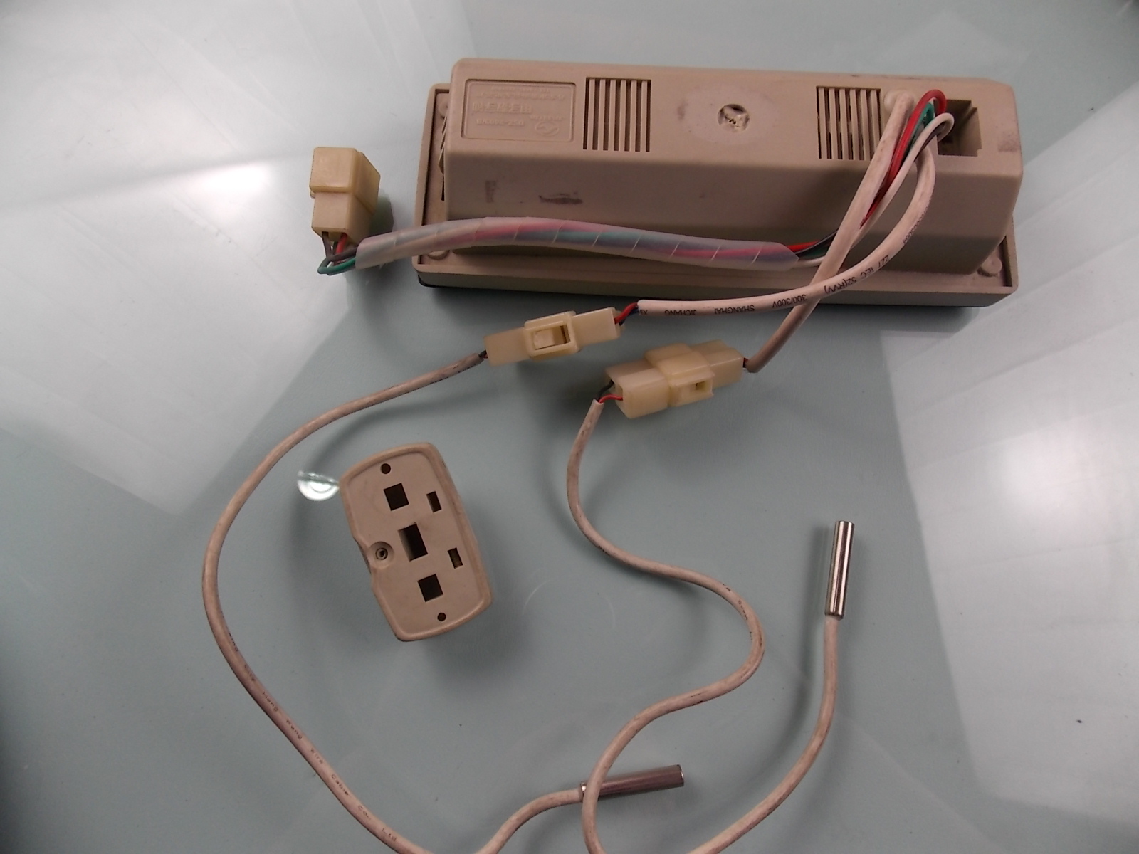 D DSW-2403/CxII 2hZKyWS dual-color dual-temperature temperature meter-1