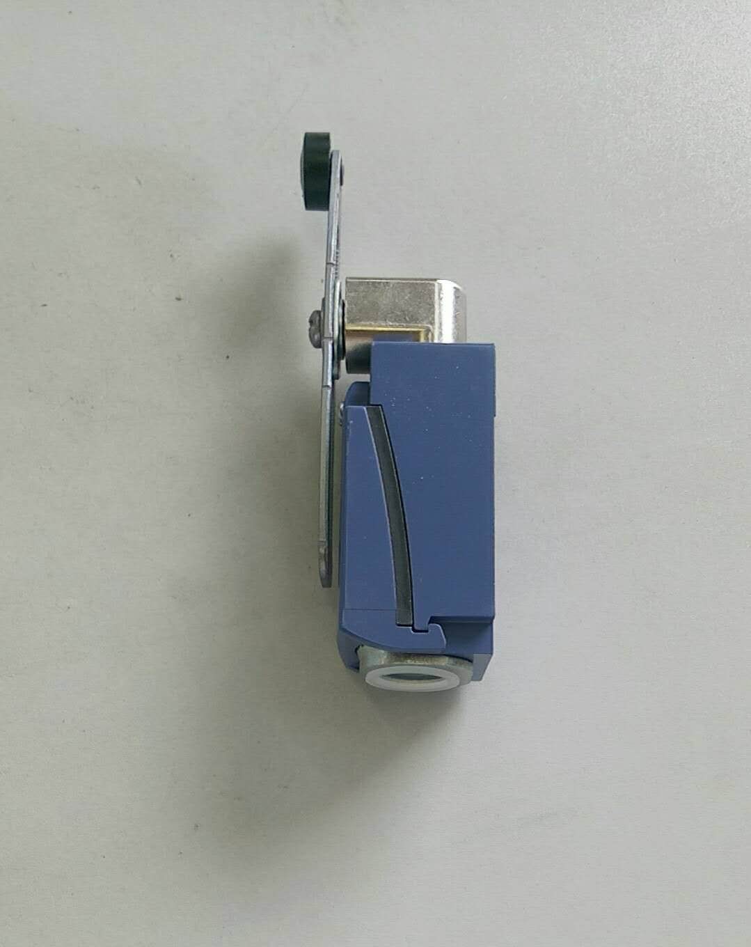 Limit switch XCKD2145P16