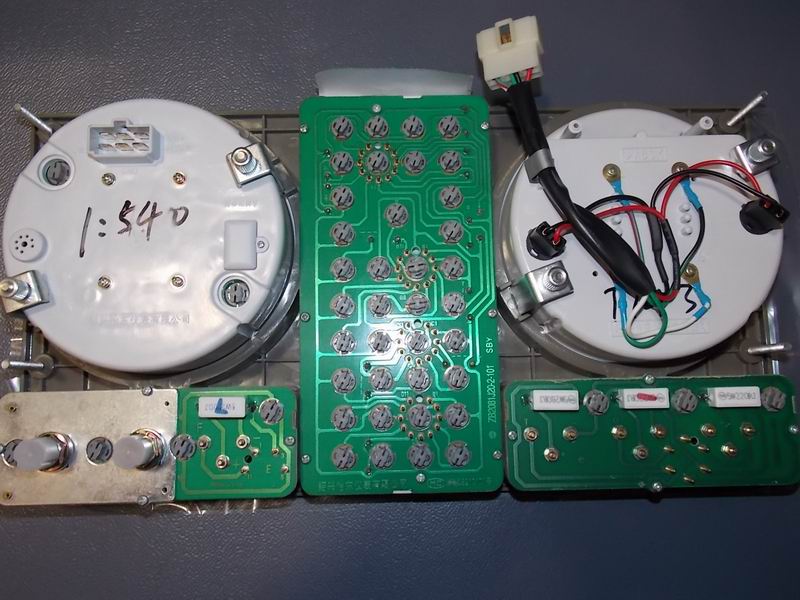 Instrument cluster ZB208IJIG4-1