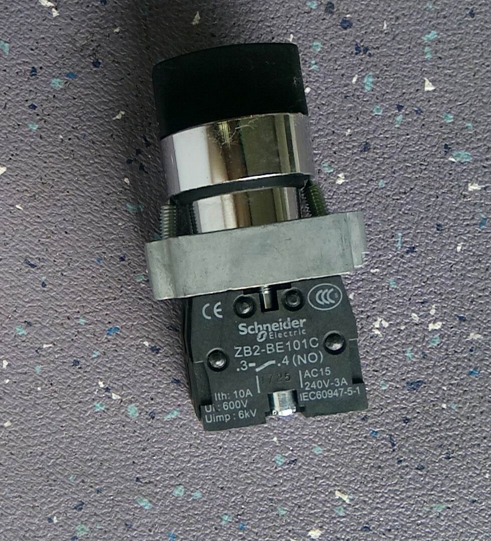 三档位自锁旋钮;XB2BD33C-1