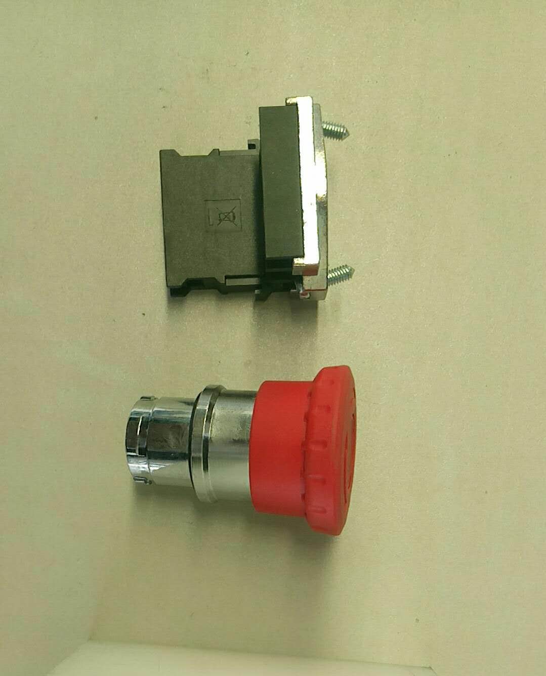Emergency stop button PB1M-01ZR/r-1