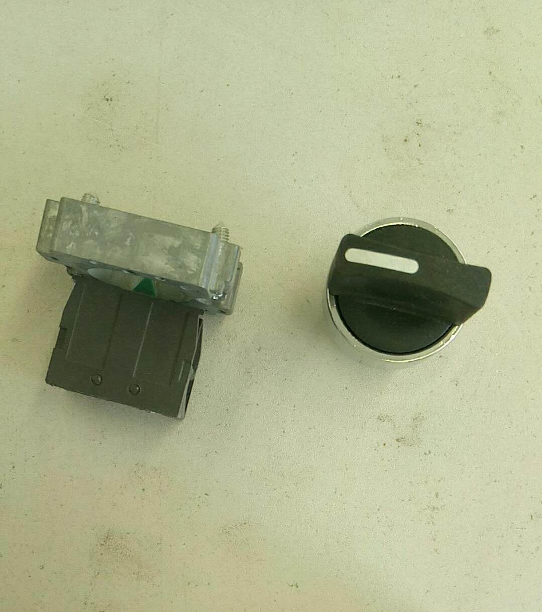 Два положения и одна нормально открытая ручка XB 2BD21C