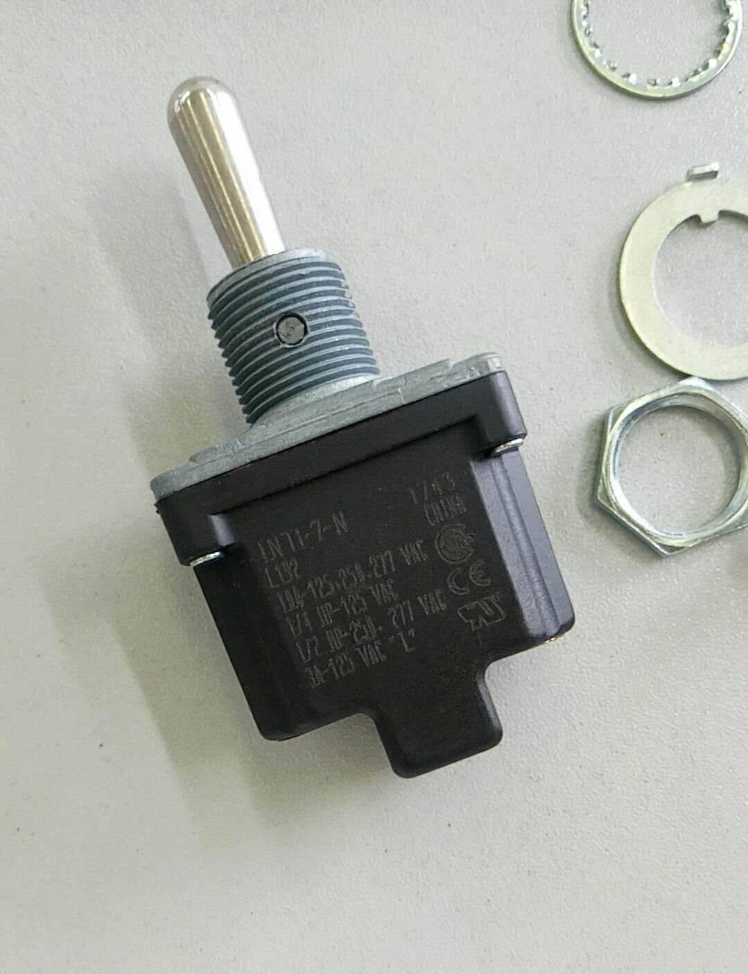 三挡自复位钮子开关1NT1-7-1