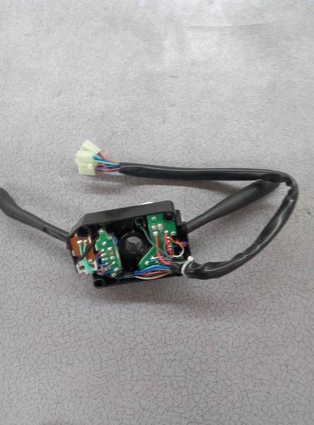 Комбинированный переключатель; без замка зажигания и щитка